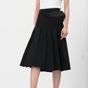 Uniqlo Black Pleated Skirt